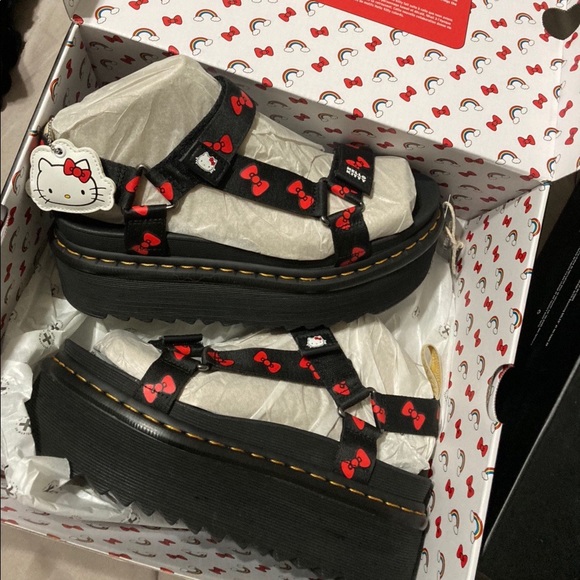Dr Martens x Hello Kitty Sandals - Picture 2 of 6